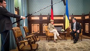 La chancelière Angela Merkel en compagnie du président ukrainien Petro Porochenko