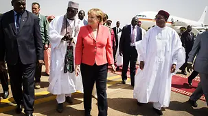 La chancelière fédérale Angela Merkel aux côtés du président de la République du Niger, Issoufou Mahamadou
