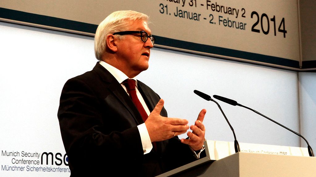 Federal Foreign Minister Frank-Walter Steinmeier at the lectern