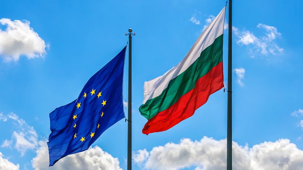 The Bulgarian flag and the flag of the European Union fly side by side.
