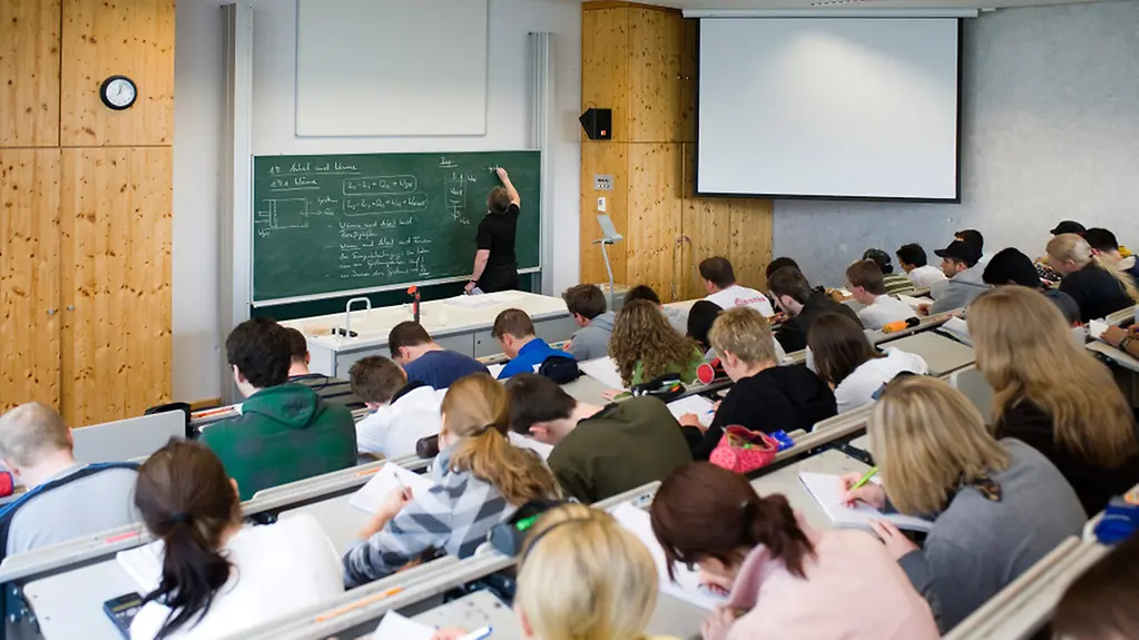 Studierende bei einer Vorlesung am Umwelt-Campus Birkenfeld der Fachhochschule Trier