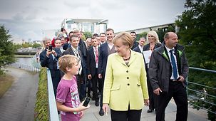 Rundgang durch das Kanzleramt mit Bundeskanzlerin Angela Merkel.