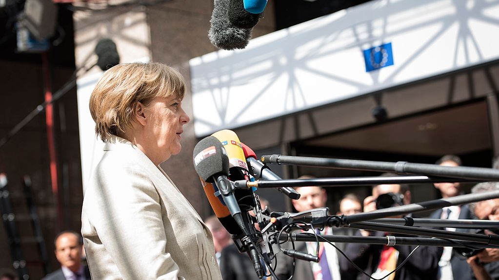 Statement Bundeskanzlerin Angela Merkel bei ihrer Ankunft in Brüssel vor Beginn der EU-Sonderrates.