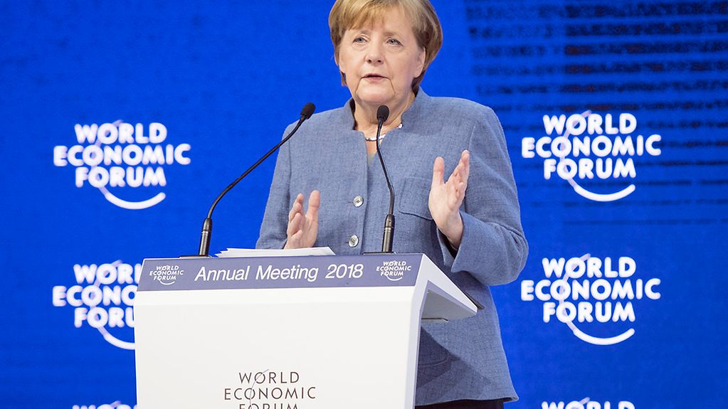 La chancelière fédérale Angela Merkel s’exprime à Davos lors du Forum économique mondial