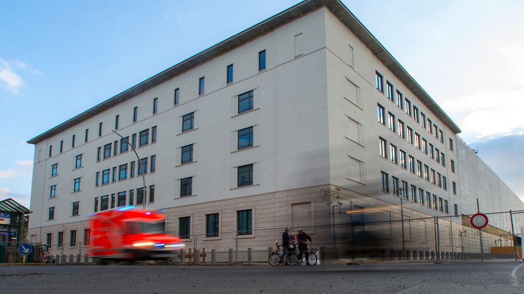 Ein Haus der neuen Zentrale des Bundesnachrichtendienstes (BND) in Berlin