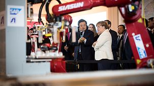 Bundeskanzlerin Angela Merkel besucht das Industriemuseum.