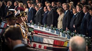 Bundeskanzlerin Angela Merkel bei Eröffnung der Sitzung.