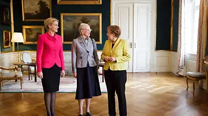 Bundeskanzlerin Angela Merkel, Margrethe II. von Dänemark und die dänische Ministerpräsidentin Helle Thorning-Schmidt.
