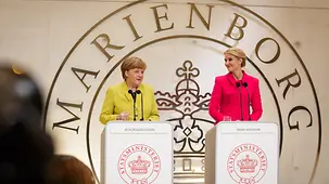 Bundeskanzlerin Angela Merkel und die dänische Ministerpräsidentin Helle Thorning-Schmidt geben eine gemeinsame Presseerklärung.