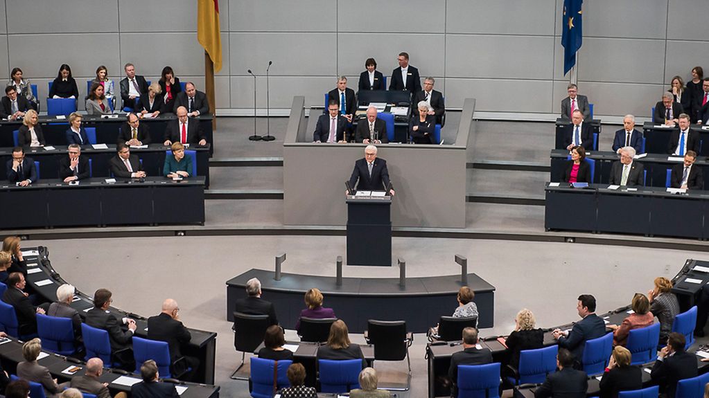 Bundespräsident Frank-Walter Steinmeier spricht nach seiner Vereidigung im Bundestag.