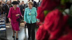 Bundeskanzlerin Angela Merkel und Prinzessin Beatrix der Niederlanden.