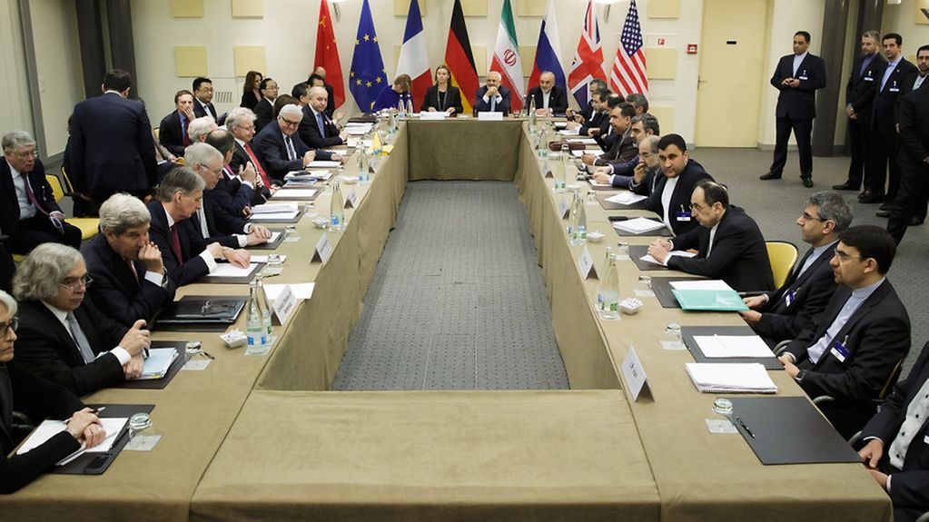 E3 + 3-Gespraeche zum iranischen Atomprogramm. Sitzung mit allen Delegationsleitern und Iran. Lausanne, 30.03.2015.