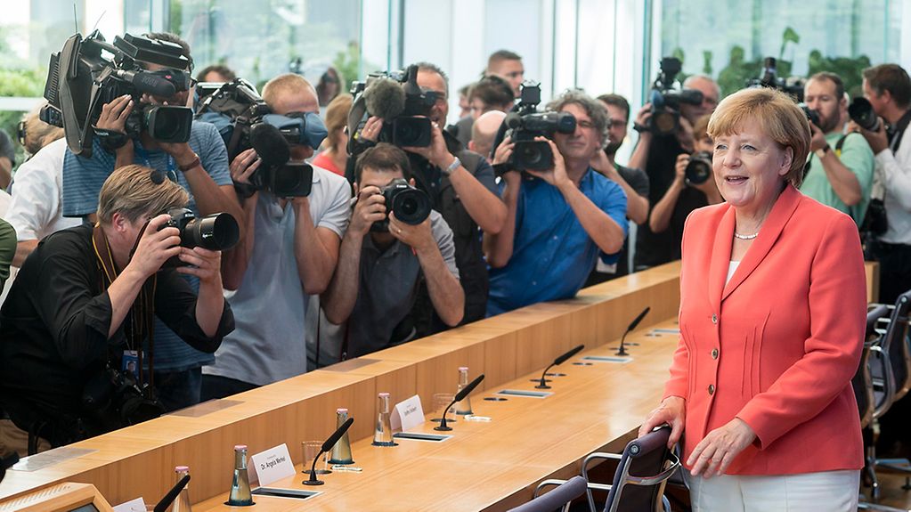 La chancelière fédérale Angela Merkel pendant sa conférence de presse d'été
