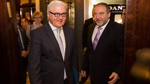 Federal Foreign Minister Frank-Walter Steinmeier and his counterpart Avigdor Lieberman.