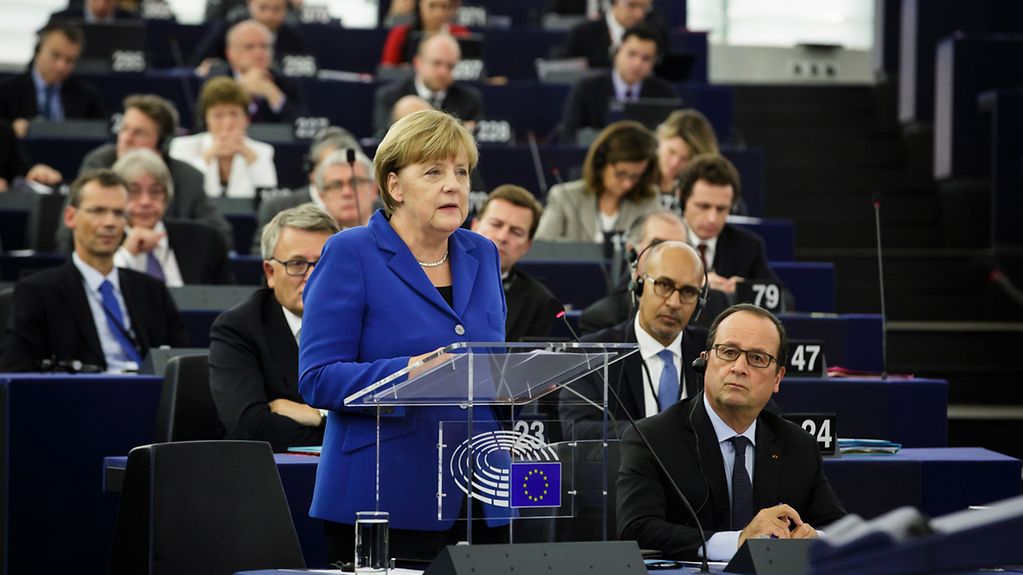 Bundeskanzlerin Angela Merkel spricht vor dem Europäischen Parlament in Straßburg.