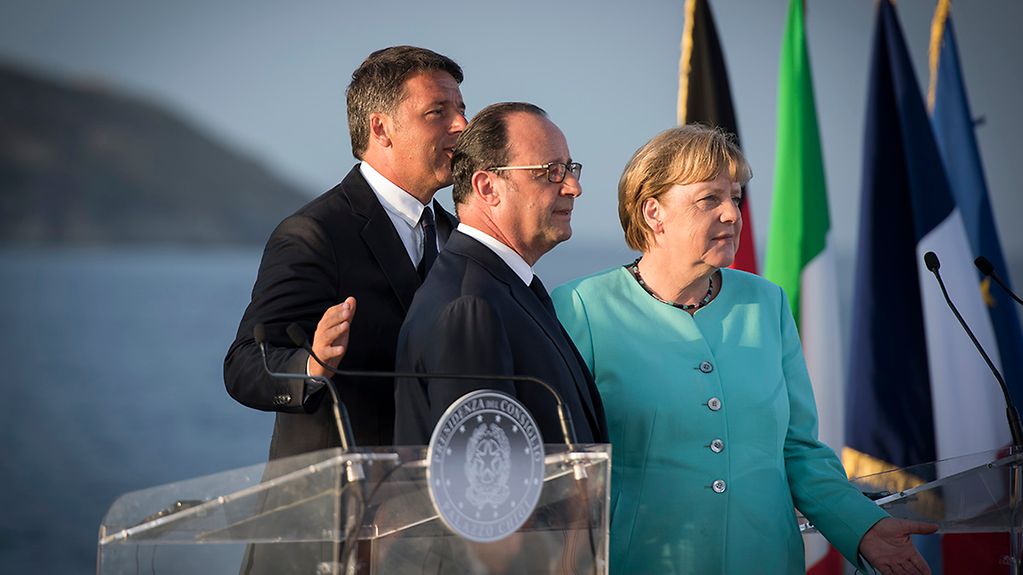 Pressekonferenz von Merkel, Renzi und Hollande