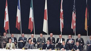Bundeskanzler Helmut Schmidt bei der G7- Pressekonferenz.