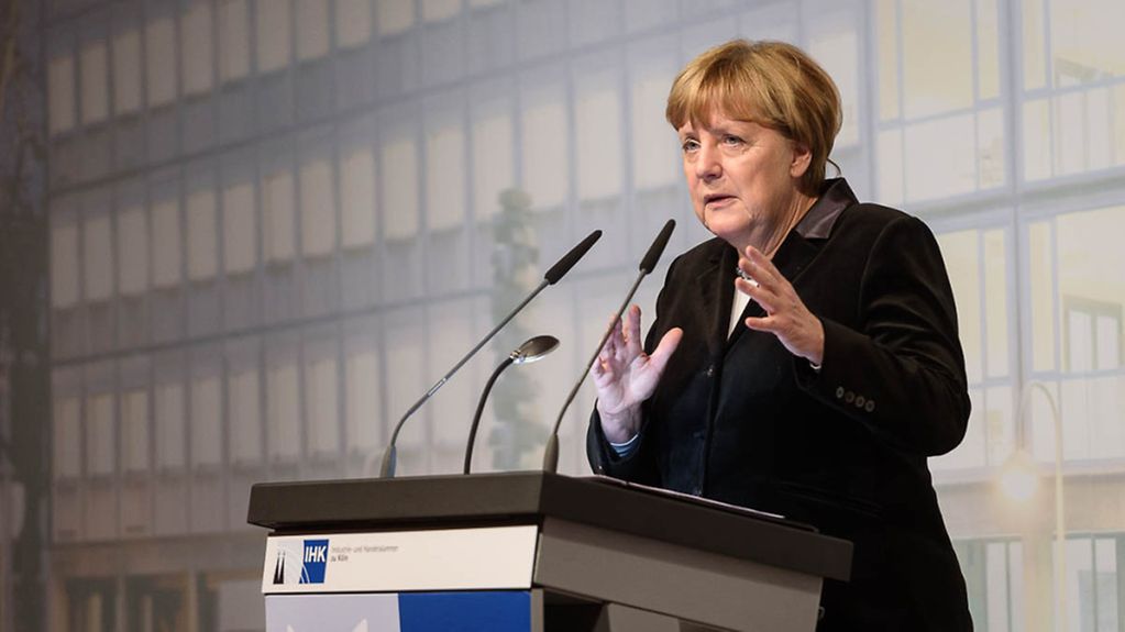 Kanzlerin Merkel am Rednerpult