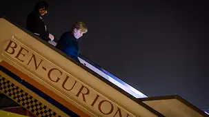 La chancelière fédérale Angela Merkel arrive à l'aéroport Ben Gourion de Tel Aviv.
