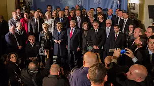 « Photo de famille » des participants aux consultations intergouvernementales germano-israéliennes