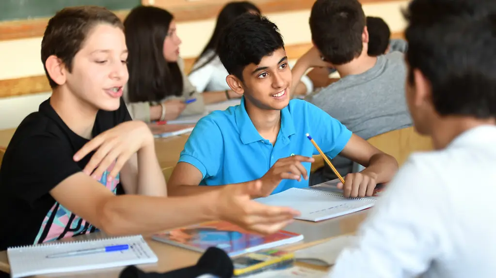Integration through German - young refugees learn German in a "welcome class"