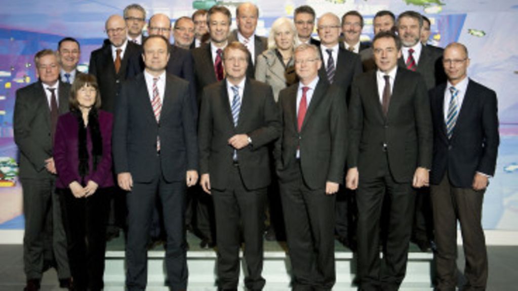 Kanzleramtsminister Pofalla mit Staatssekretären und Oberbürgermeistern