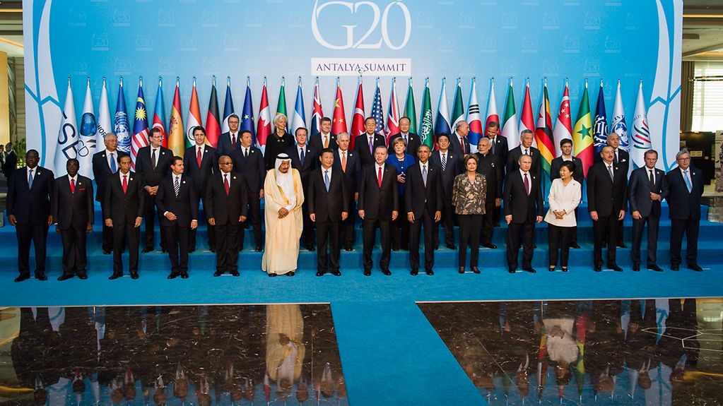 Familienfoto mit den Staats- und Regierungschefs der G20