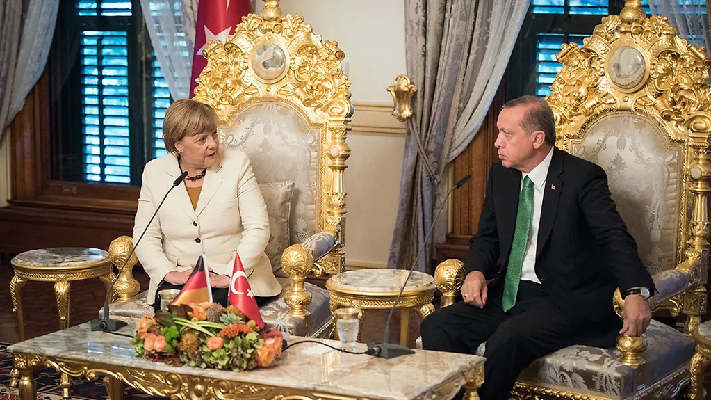 Bundeskanzlerin Merkel im Gespräch mit dem türkischen Präsidenten Erdogan