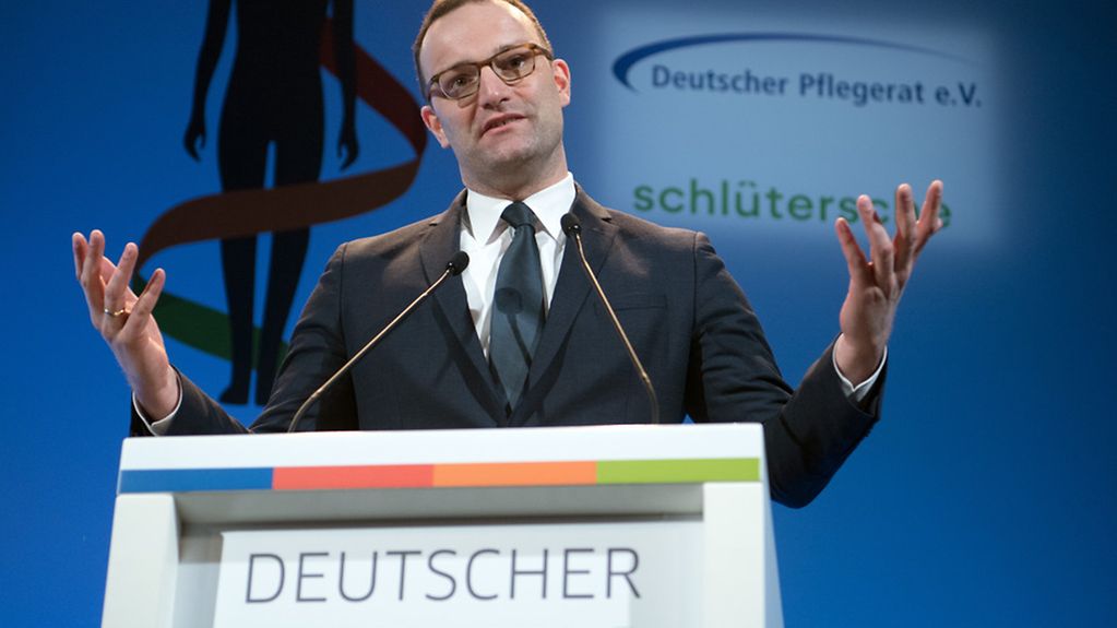 Jens Spahn spricht zur Eröffnung des Deutschen Pflegetages.
