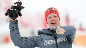 Andrea Rothfuss aus Deutschland jubelt über die Bronzemedaille.