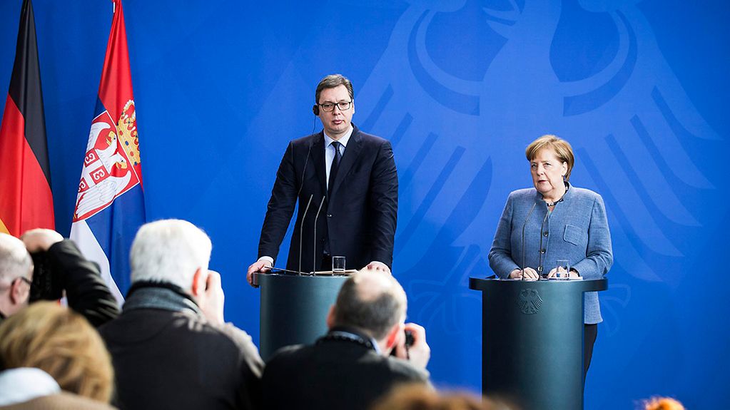 Bundeskanzlerin Angela Merkel und Aleksandar Vucic, Serbiens Präsident, bei einer gemeinsamen Pressekonferenz.