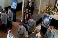 Bundeskanzlerin Angela Merkel während einer Ansprache beim Trauergottesdienst für drei in Afghanistan gefallene Bundeswehrsoldaten in der St. Lamberti-Kirche Selsingen.