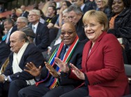Angela Merkel mit Joseph Blatter und Jacob Zuma