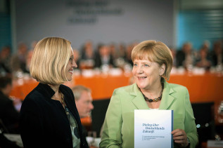 Bundeskanzlerin Merkel im Dialog mit einer Bürgerin 