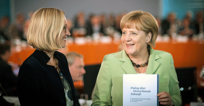 Bundeskanzlerin Merkel im Dialog mit einer Bürgerin 