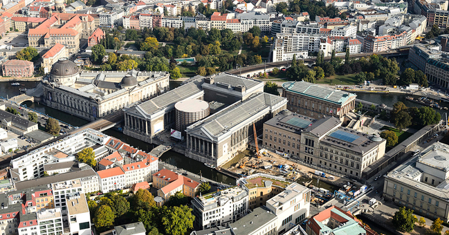 Luftaufnahme der Museumsinsel in Berlin