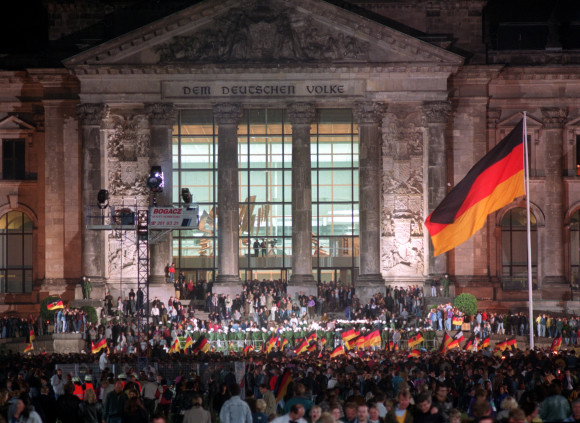 Festakt vor dem Reichstagsgebäude zur Wiedervereinigung