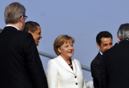 Bundeskanzlerin Angela Merkel im Gespräch mit den Staats- und Regierungschefs am Rande der Arbeitssitzung